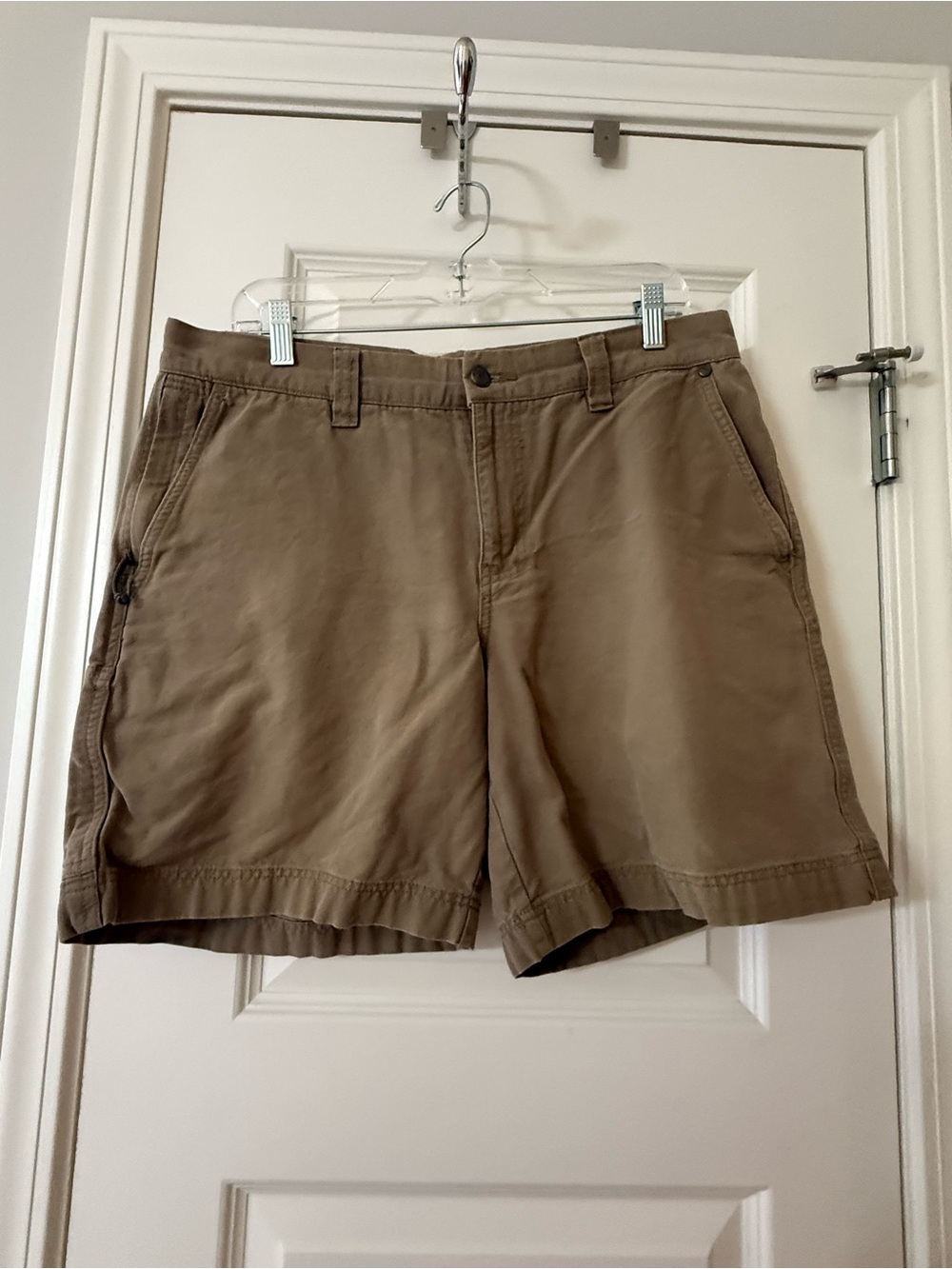 Columbia Men's Tan Canvas Utility Shorts 34W 8L Flat Front Side Zip Pocket